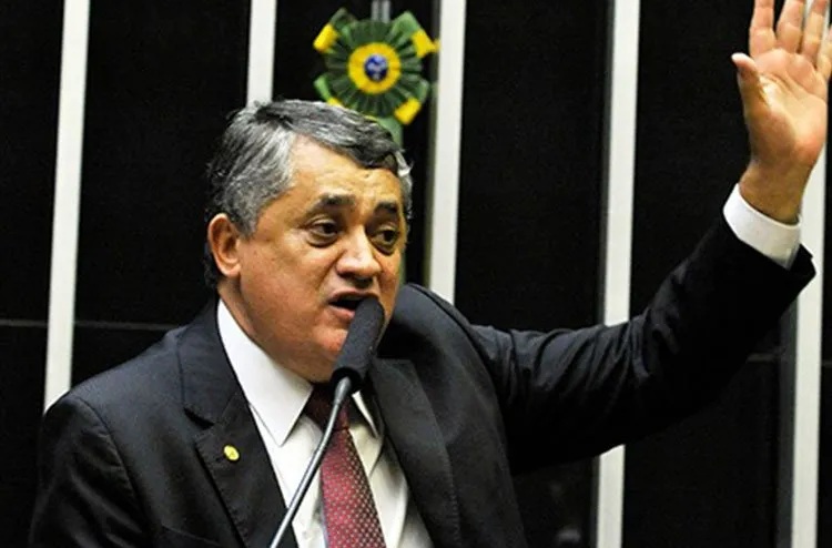 José Guimarães