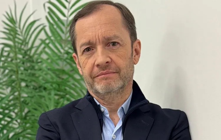 Carlos Baeza