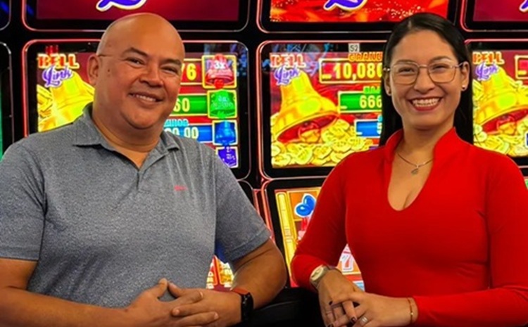 Alexander Díaz y Elizabeth Carrión