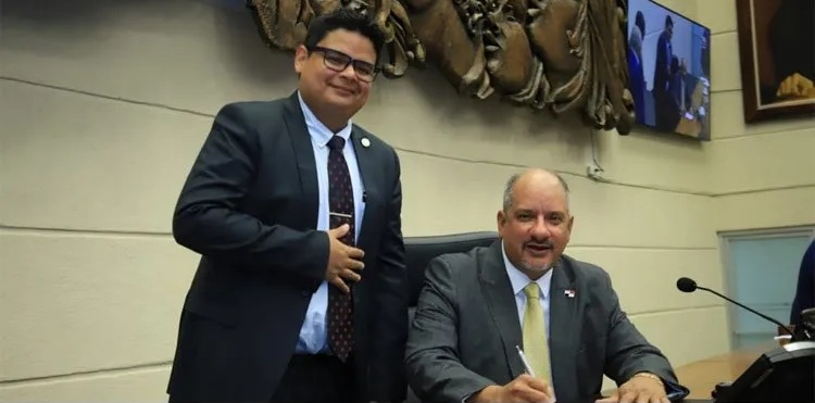 Raúl Pineda y Crispiano Adames